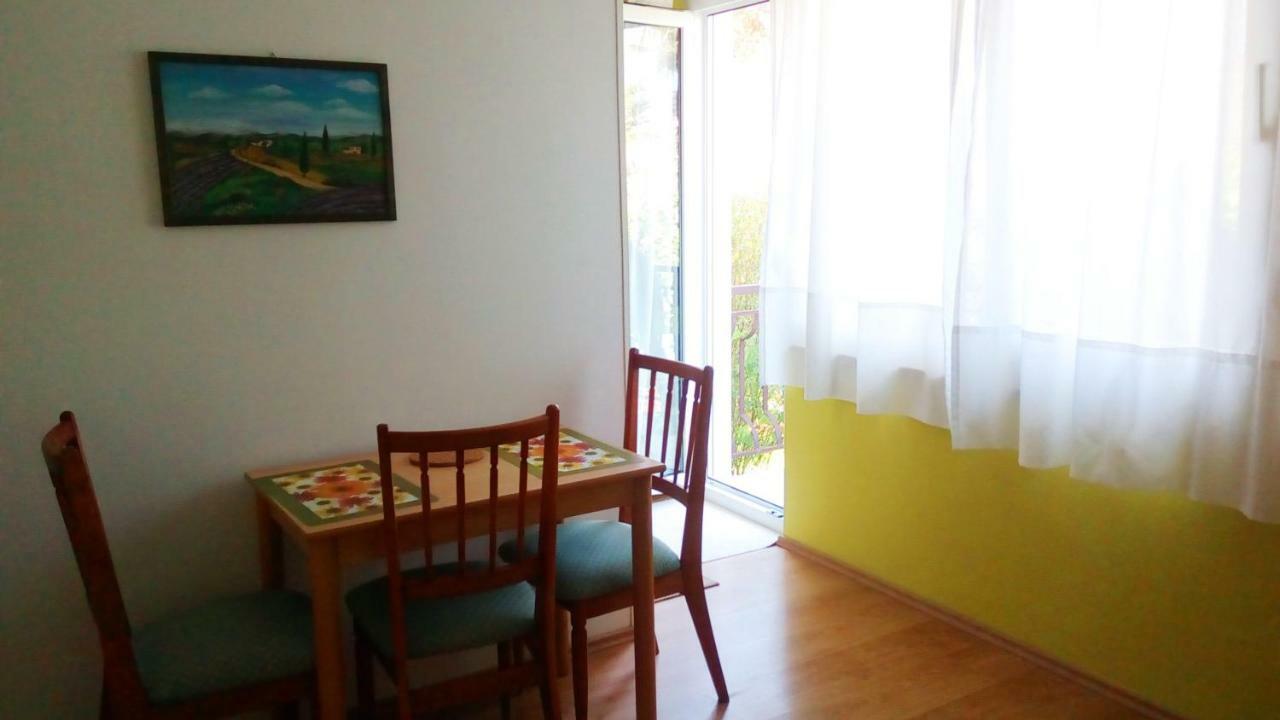 Apartmani Komunela Umag Bagian luar foto
