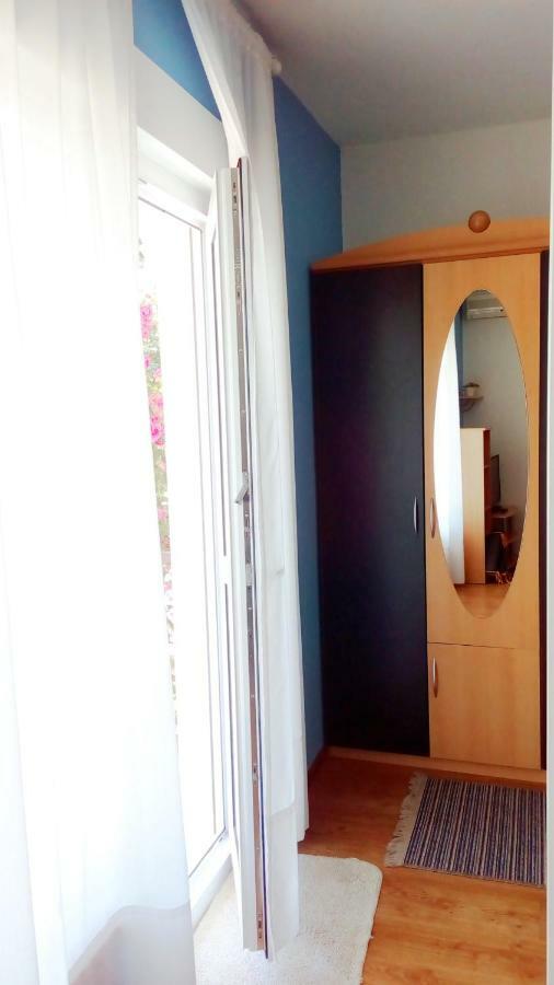 Apartmani Komunela Umag Bagian luar foto