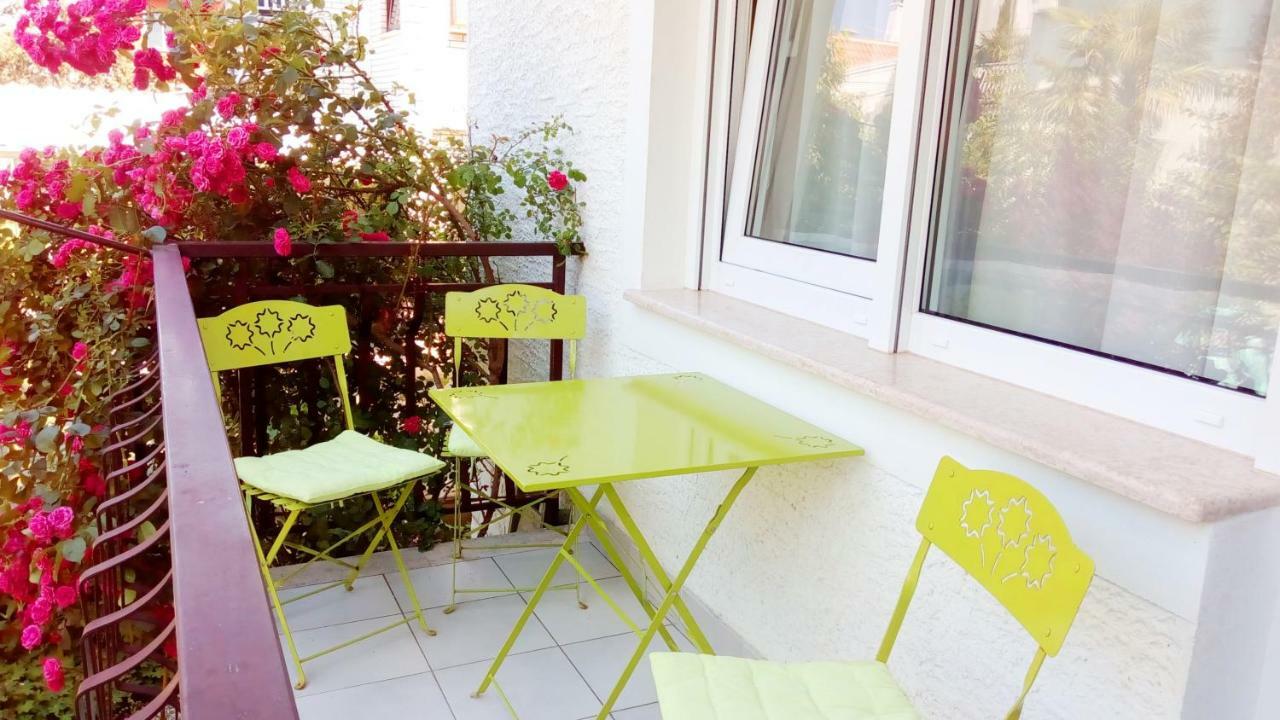 Apartmani Komunela Umag Bagian luar foto