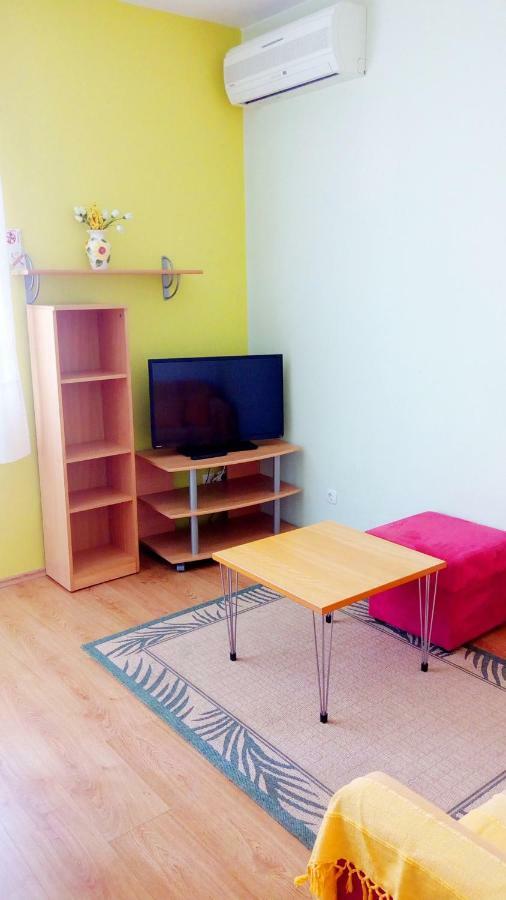 Apartmani Komunela Umag Bagian luar foto