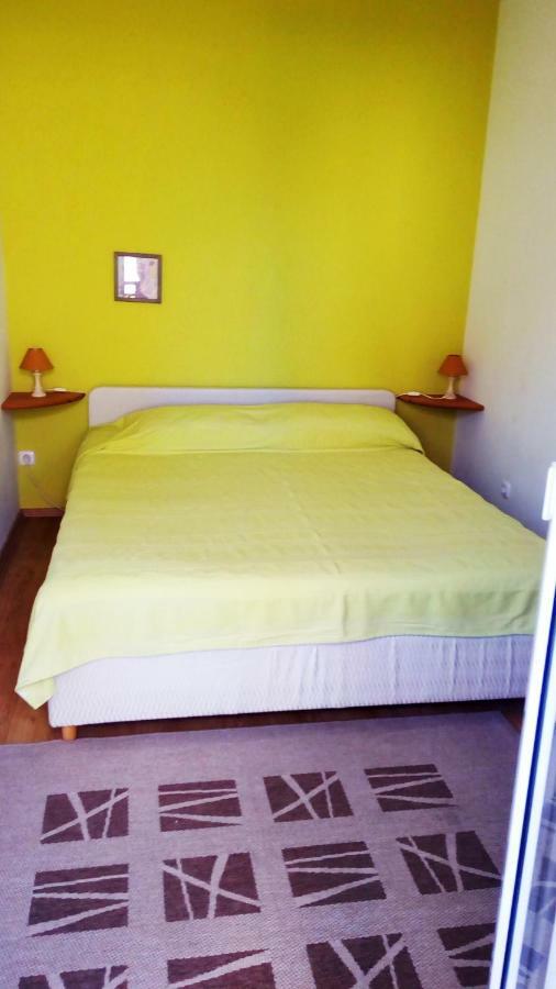 Apartmani Komunela Umag Bagian luar foto