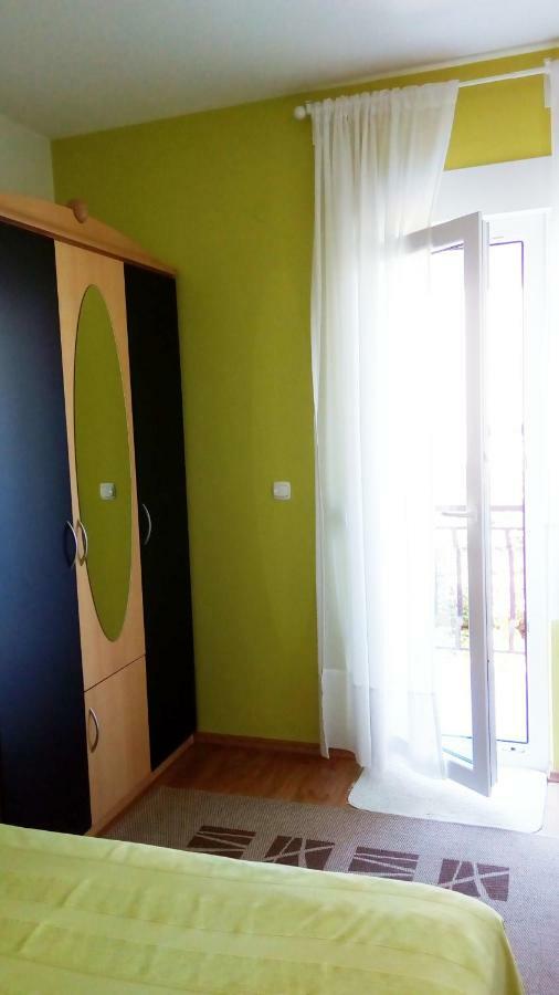 Apartmani Komunela Umag Bagian luar foto